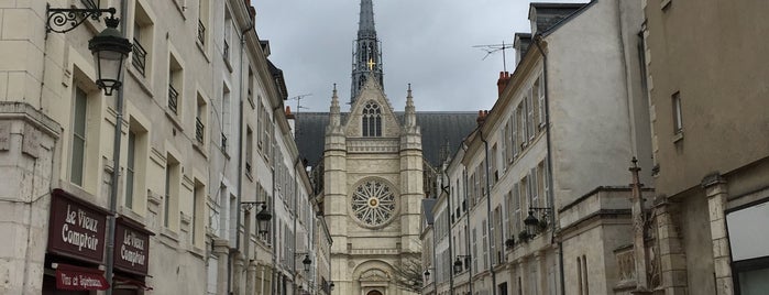 Préfecture du Loiret is one of Orléans.