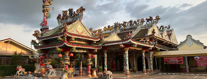 ศาลเจ้าพ่อหลักเมืองตราด Chao Por Rhak Muang Trat Shrine is one of Let's go to the East.