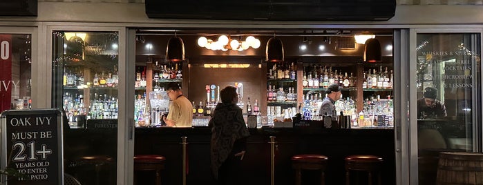 Oak & Ivy: An American Whiskey Den is one of Las Vegas Bars.