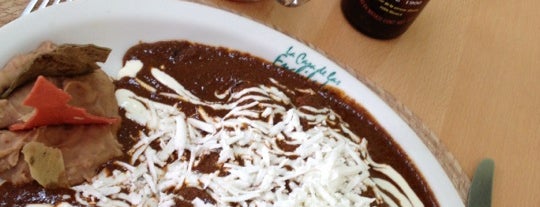 La Casa De Las Enchiladas is one of Donde comer.