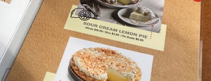 Shari's Cafe and Pies is one of Peninsula.