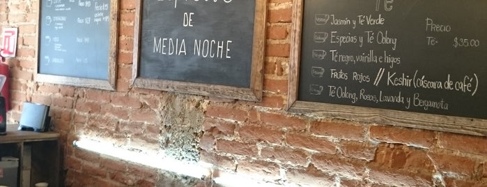 Espresso De Media Noche is one of maru'nun Beğendiği Mekanlar.