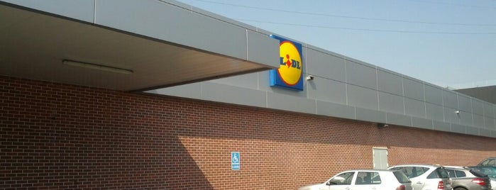 Lidl is one of Tiendas.