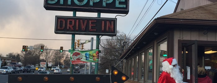 Kwik Shoppe Drive-In is one of Nashville to NYC.