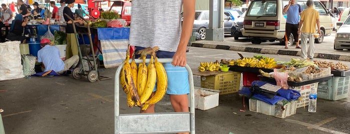 Sunday Market (Pasar Minggu Satok) is one of Kuching Tourist Trails.