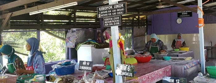 Kak Yah Keropok Losong is one of Kuala Terengganu.