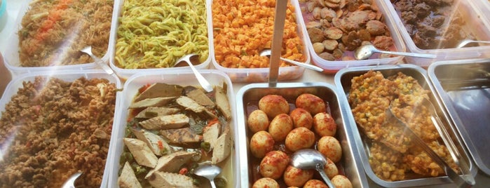 Nasi Kuning Buka Malam is one of culinary.