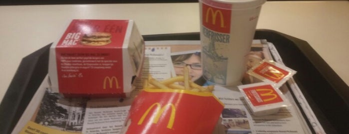 McDonald's is one of sanne'nin Beğendiği Mekanlar.