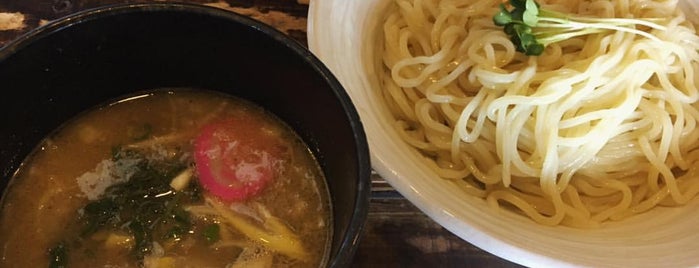 琉球新麺 一歩 is one of 沖縄 ラーメン.