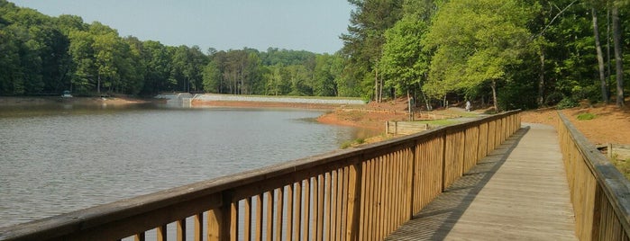 Holcomb Bridge Rd. Entrance Area is one of Aubrey Ramon 님이 좋아한 장소.