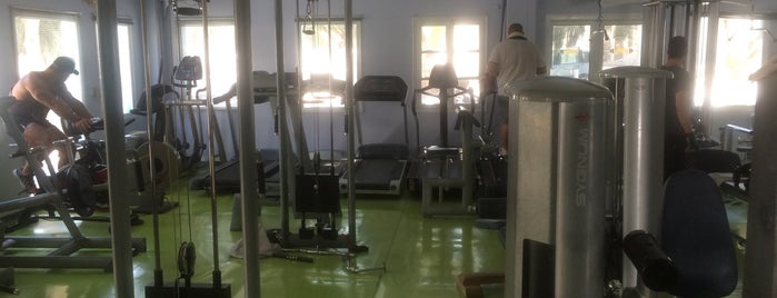 Mainas Fitness Center is one of Gyms.