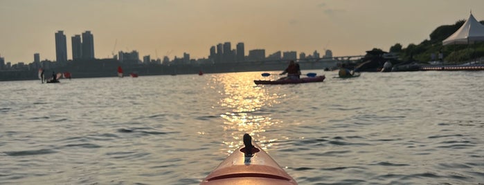 뚝섬 윈드서핑장 is one of Surfing.