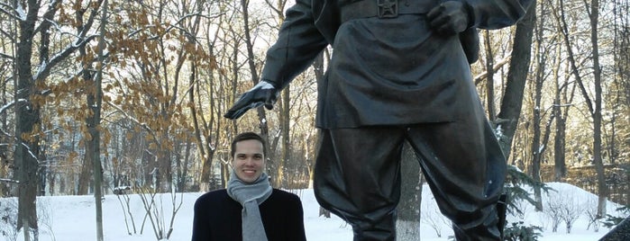 Памятник Кожедубу is one of Ukrajina.