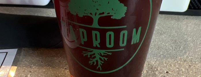 Uptown Taproom is one of Stacy'ın Kaydettiği Mekanlar.