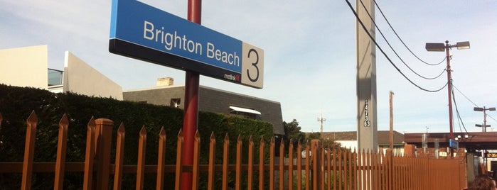 Brighton Beach Station is one of Tempat yang Disukai Jefferson.