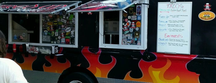 Fired Up Taco Truck is one of Lieux qui ont plu à William.