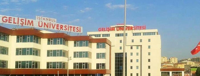 İstanbul Gelişim Üniversitesi is one of Pınarさんのお気に入りスポット.