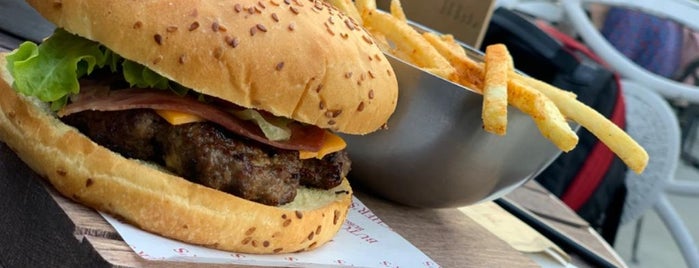 Butcher's Burger is one of K G : понравившиеся места.