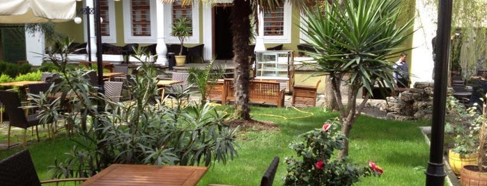 Mimarlar Odası Bahçe Cafe & Restaurant is one of Lugares favoritos de Esin.