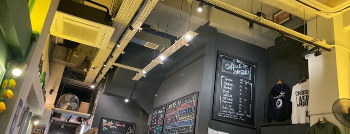 Yardley’s Cafe Bar Bistro is one of TotemdoesHKG.