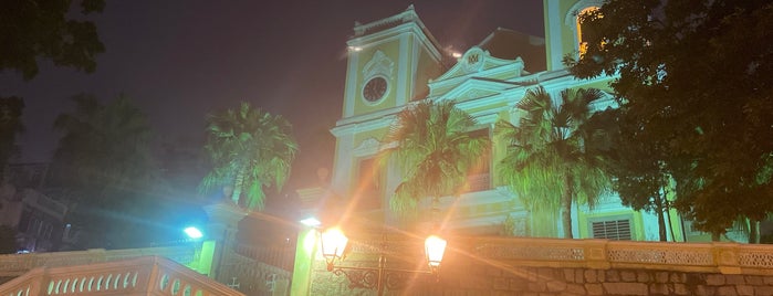 St. Lawrence's Church is one of World Heritage.