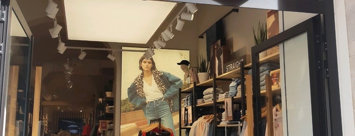 Levi's Store is one of Roma.