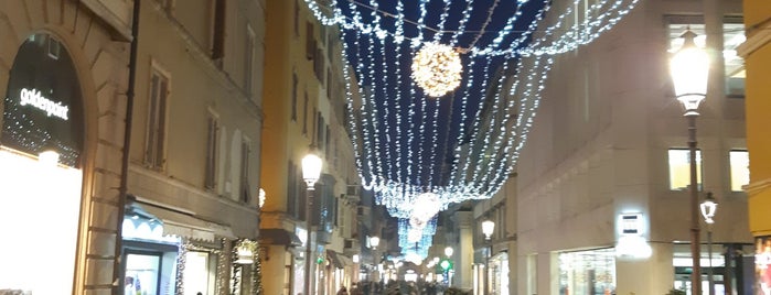Strada Cavour is one of La Parma che amo.