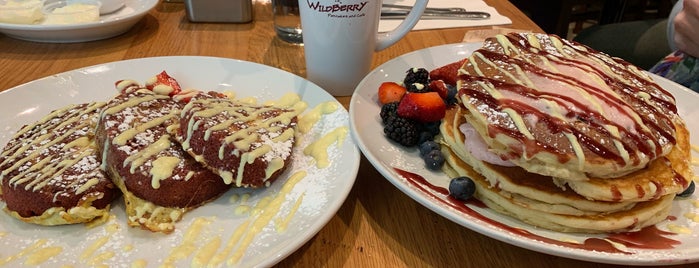 Wildberry Pancakes & Cafe is one of Lieux qui ont plu à Sameer.