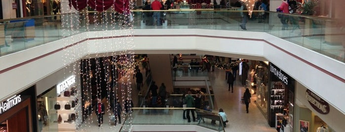 Bayshore Shopping Centre is one of Tempat yang Disukai Alan.