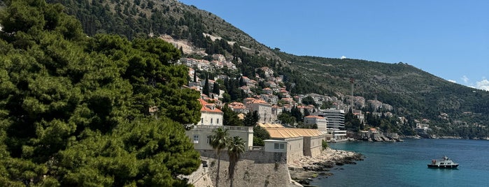 Dubrovnik City Walls is one of Дубровник.