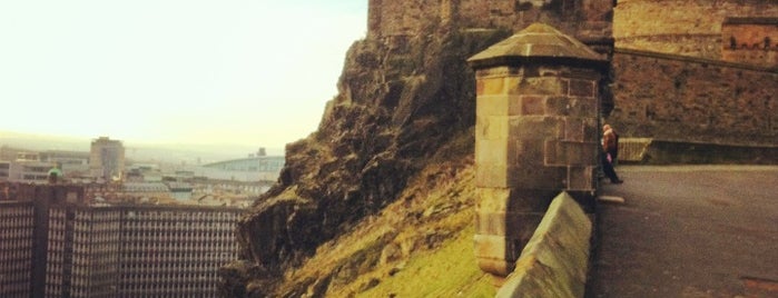 Castello di Edimburgo is one of Ireland Trip 2016.