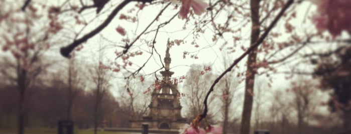 Kelvingrove Park is one of Glasgow.