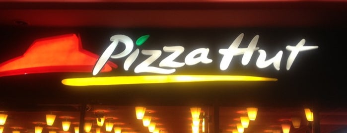 Pizza Hut is one of Tempat yang Disukai M..