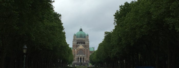 Korean War Monument National Basilica of the Sacred Heart (국립대성심성당 한국전 참전 기념물) is one of Tempat yang Disukai 👓 Ze.