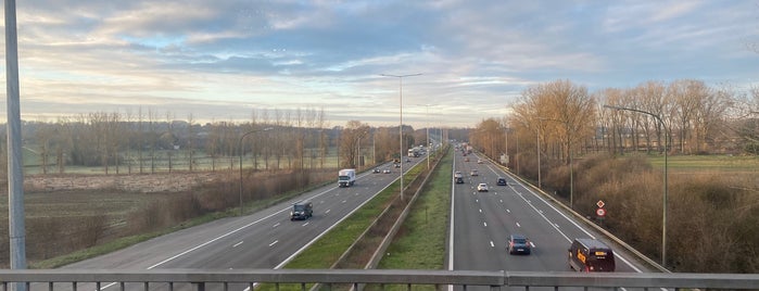 E19 / R0 - Parking Ruisbroek-Oost is one of Belgium / Highways / E19.