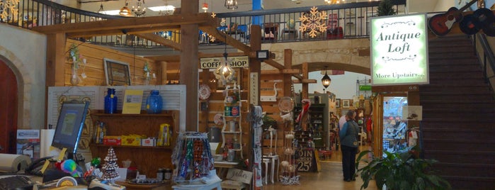 Grapevine Antique Mall is one of Vintage Thrift Charity Shops.