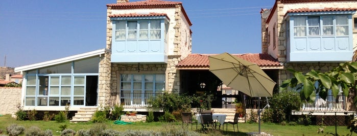 Dört Mevsim Alaçatı Butik Otel is one of สถานที่ที่ Celal ถูกใจ.
