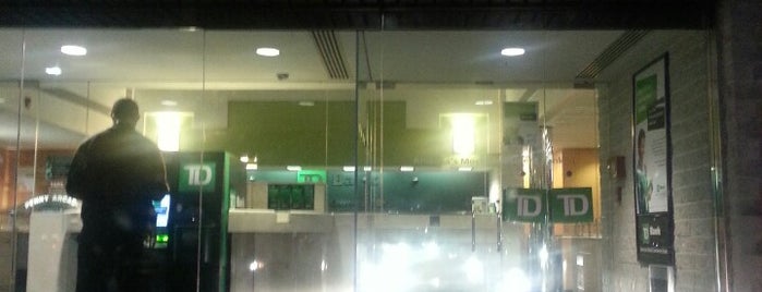 TD Bank is one of สถานที่ที่ Denise D. ถูกใจ.