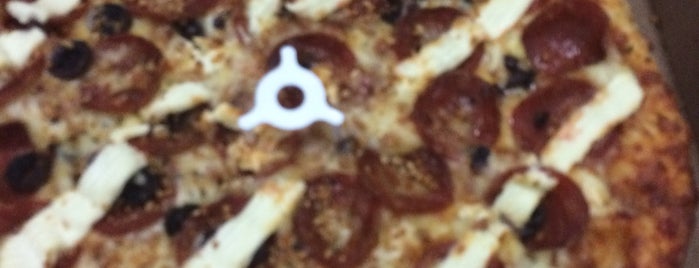 Domino's Pizza is one of Classificados Farol.
