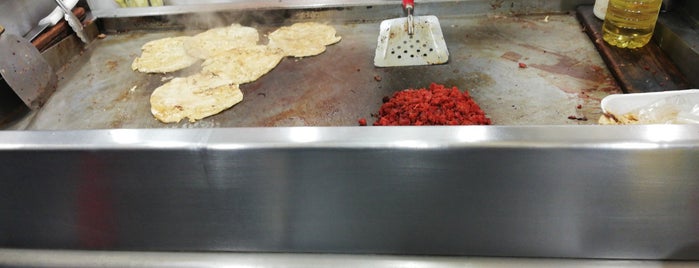 Taco Nery is one of Tempat yang Disimpan Luis.