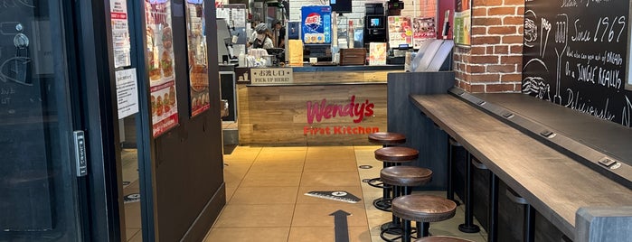 Wendy's First Kitchen is one of Cafe.