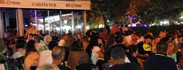 Carlito Pub is one of Tempat yang Disukai Ömer Can.