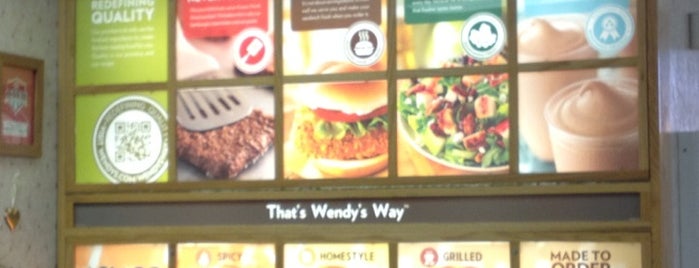 Wendy’s is one of สถานที่ที่ Stuart ถูกใจ.