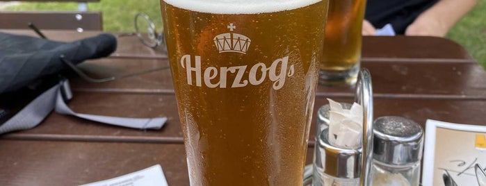 Herzog's Bierbotschaft is one of graz.