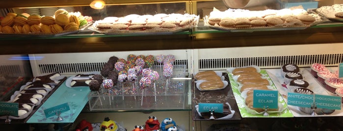 Ruthy's Bakery & Café is one of Manhattan Haunts.
