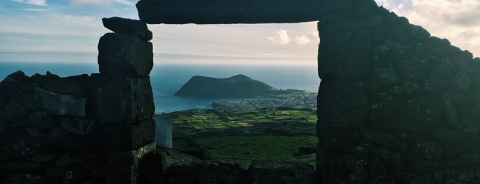 Miradouro da Serra da Ribeirinha is one of Azores.