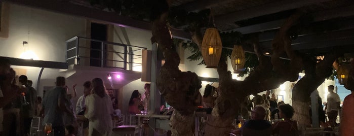 Fox Anglais bar is one of Κύθηρα 08.2019.