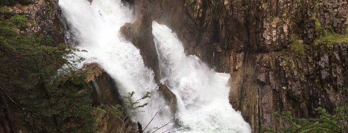 Lower Bugaboo Falls is one of 行きたい所.