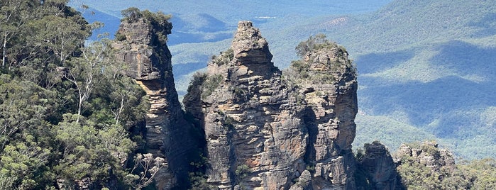 The Three Sisters is one of Leura / Bilpin.