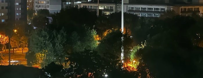 Bezmialem Vakıf Üniversitesi is one of Lugares favoritos de MLTMSLMZ.